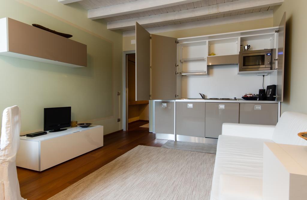 Vip Bergamo Apartments Room photo